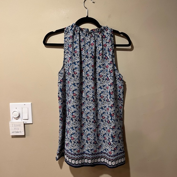 Max Studio Navy/Blue/White/Pink Busy Floral Print Sleeveless Top w/Ruffles - Picture 11 of 15